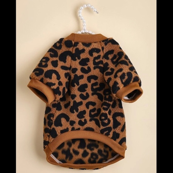 Leopard Print Pet Sweatshirt 🤎🐾 - Picture 3 of 7